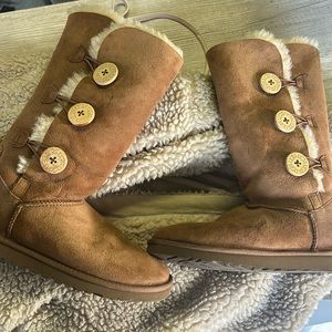 Bailey Button Triplet Women’s Uggs